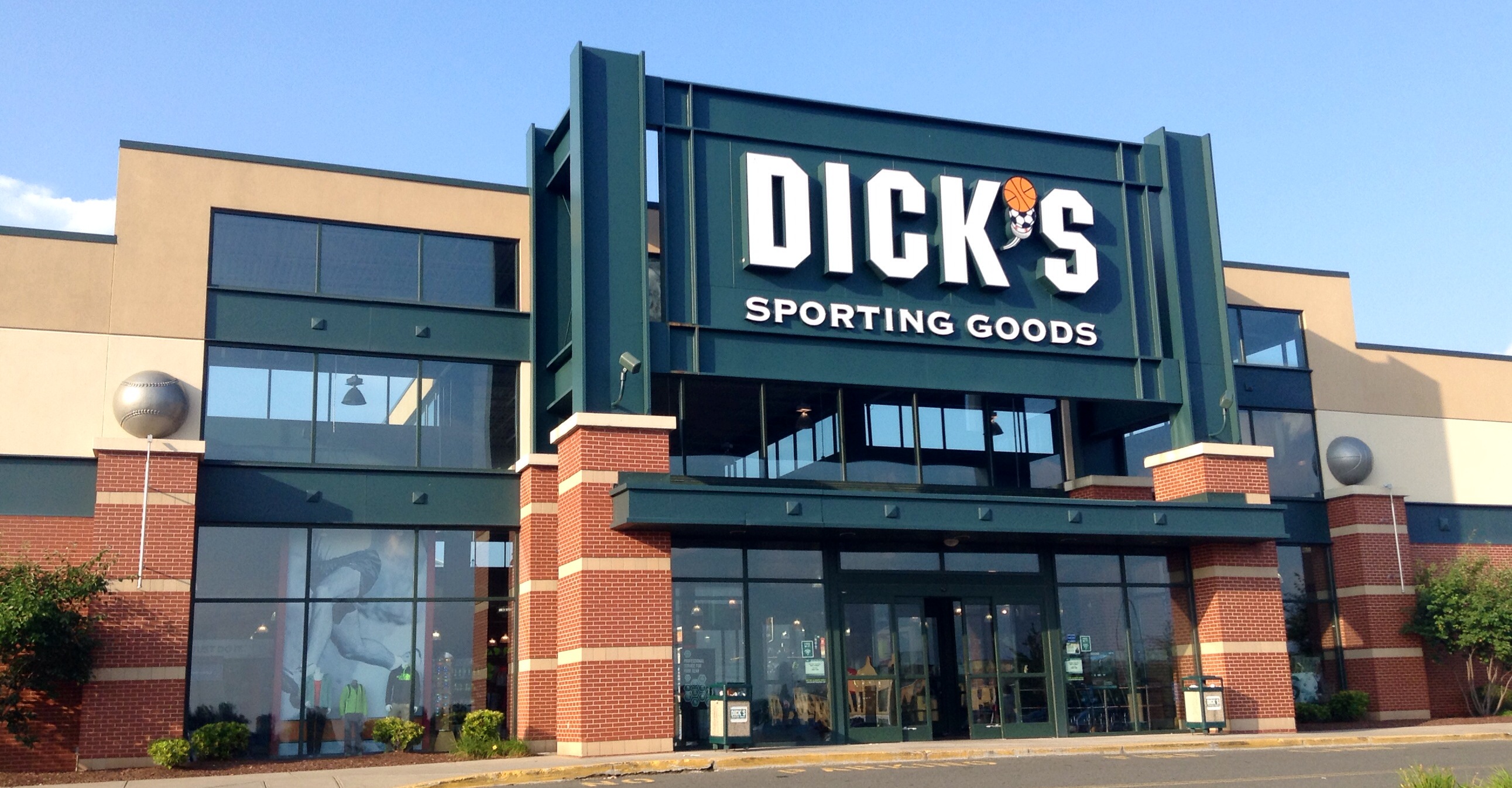 Net Lease Dick's Sporting Goods