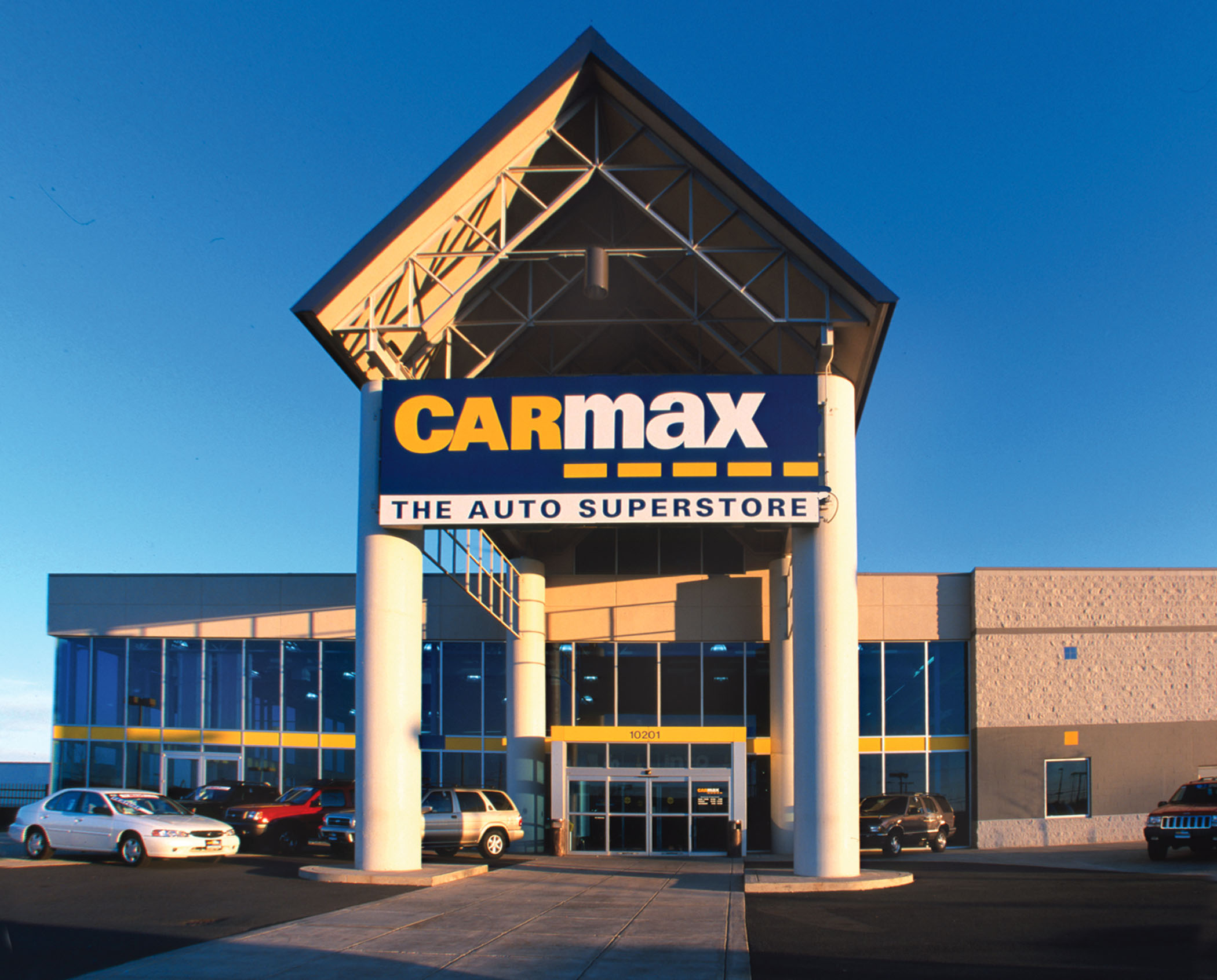 Net Lease CarMax